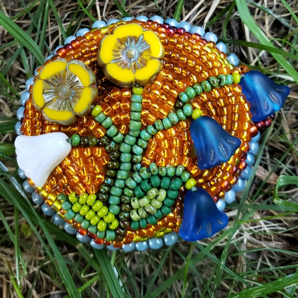 Made By Me Beaded Floral Hair Jewelry Clip - Picture 5 of 5